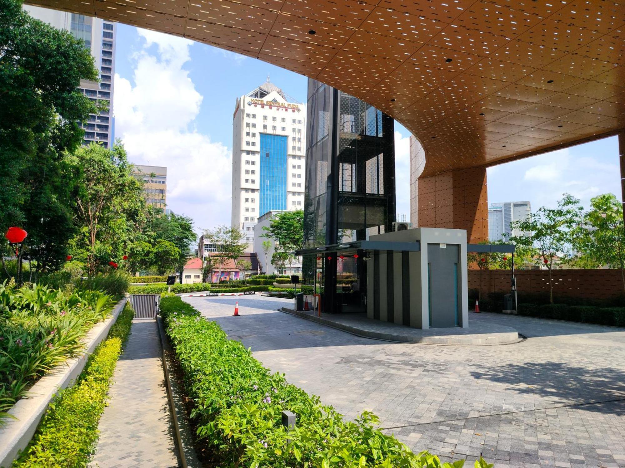 Lucentia Residence Has An Amazing Pool Kuala Lumpur Exterior foto